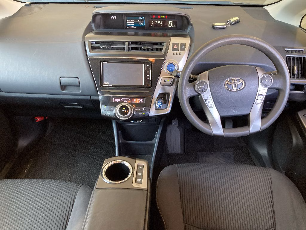 TOYOTA PRIUS ALPHA