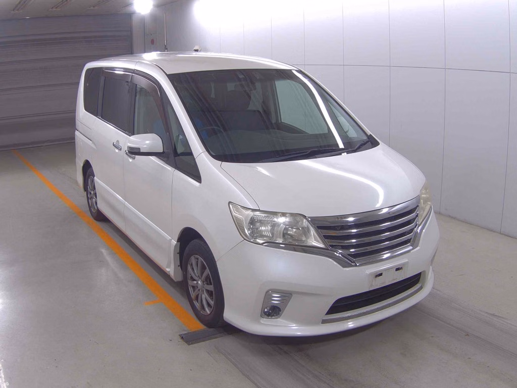 NISSAN SERENA