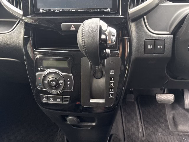 MITSUBISHI DELICA D:2