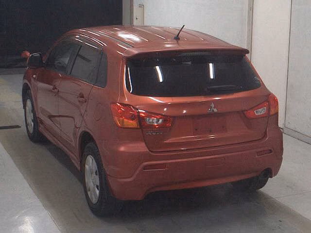 MITSUBISHI RVR