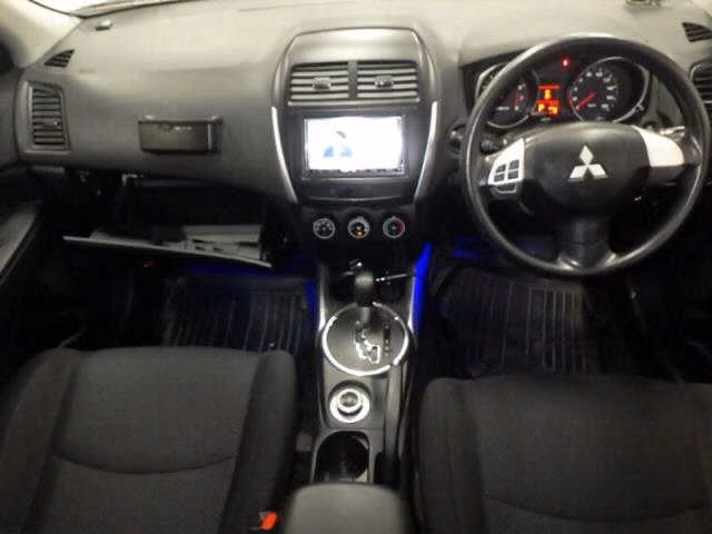 MITSUBISHI RVR