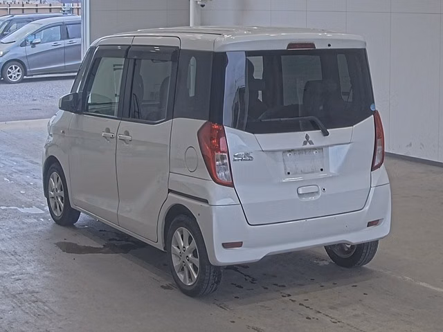 MITSUBISHI EK SPACE