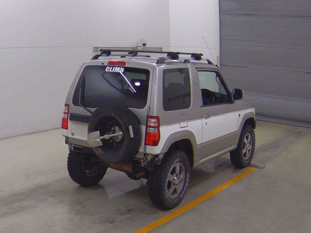 MITSUBISHI PAJERO MINI