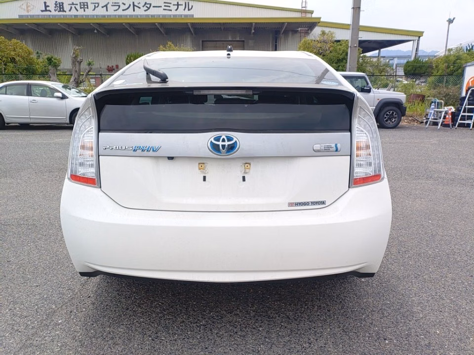 TOYOTA PRIUS PHV
