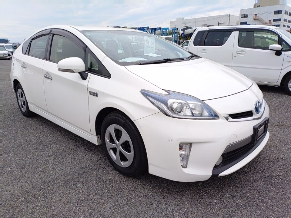 TOYOTA PRIUS PHV