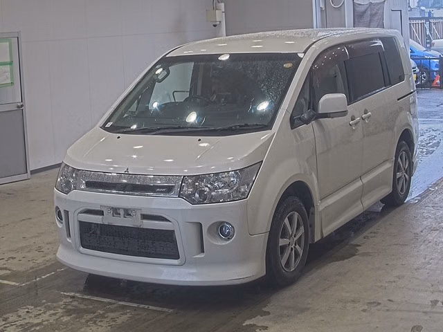 MITSUBISHI DELICA D:5