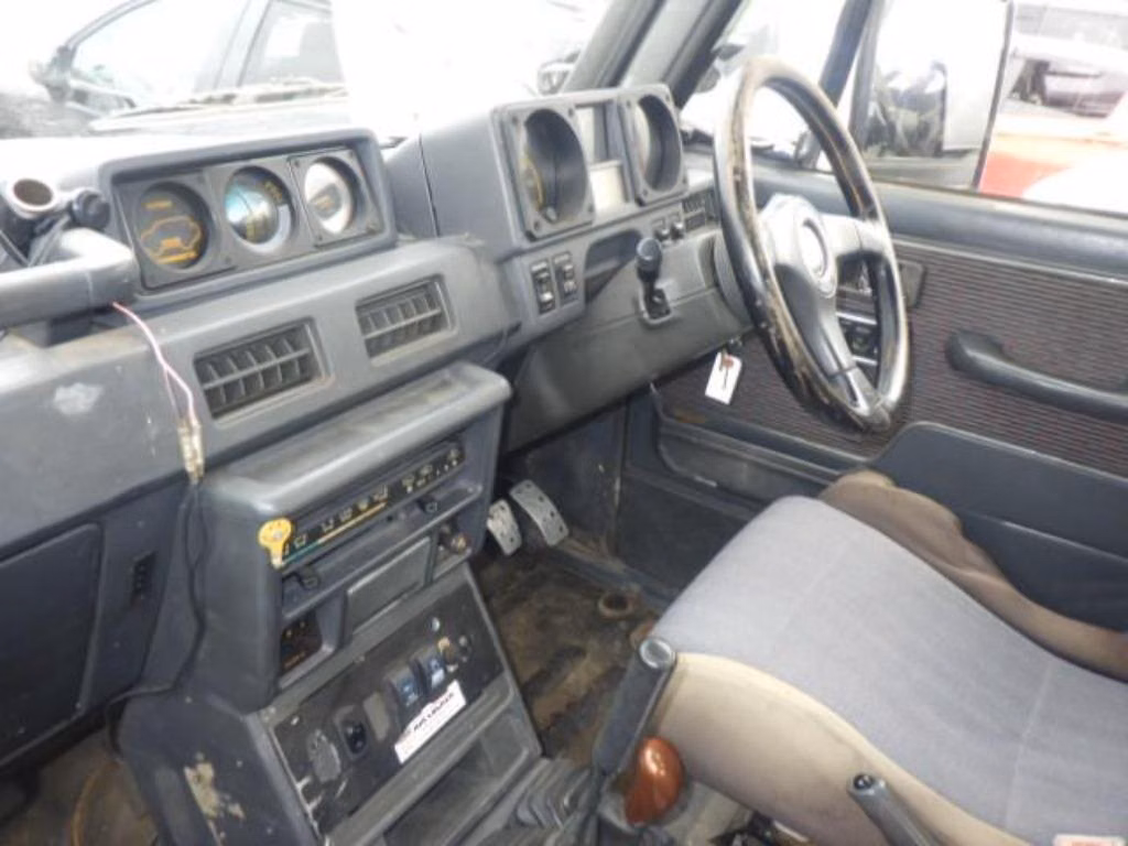 MITSUBISHI PAJERO