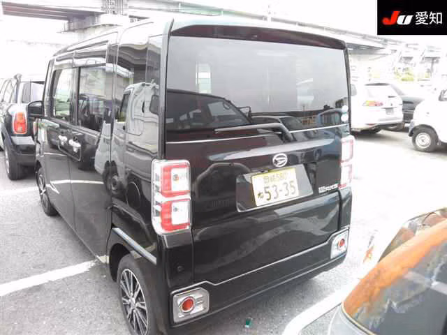 DAIHATSU WAKE
