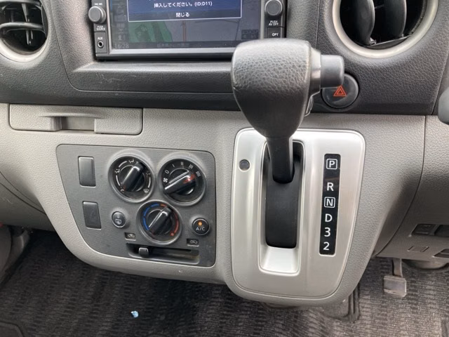 NISSAN NV350 CARAVAN