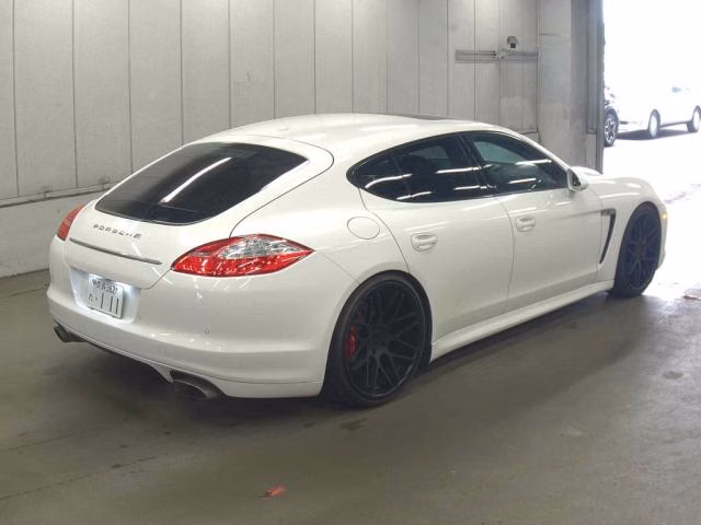 PORSCHE PANAMERA