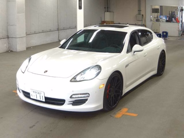 PORSCHE PANAMERA