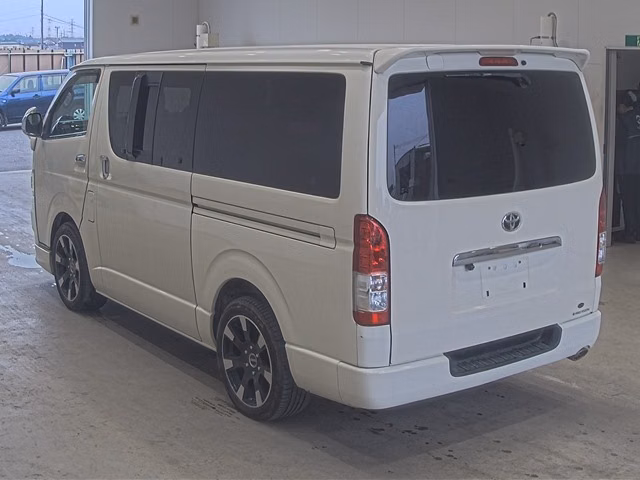TOYOTA REGIUS ACE