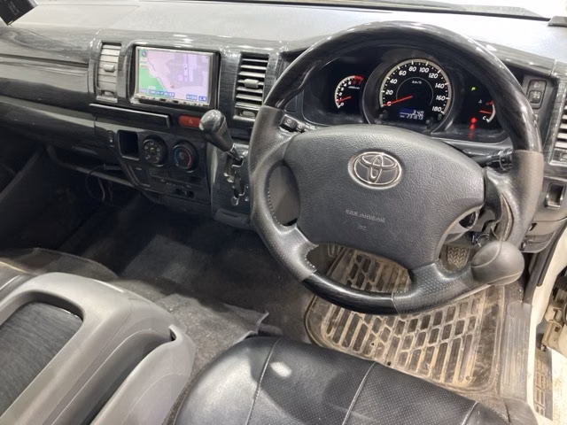 TOYOTA REGIUS ACE