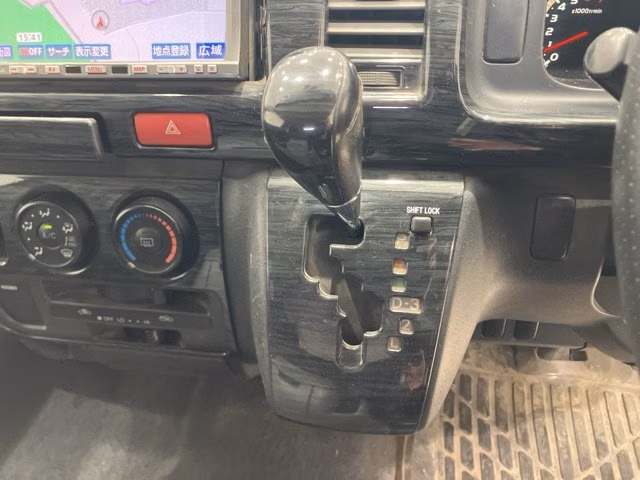TOYOTA REGIUS ACE