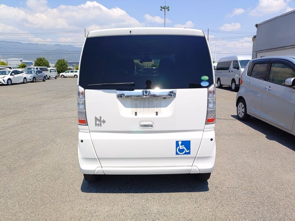 HONDA N-BOX+