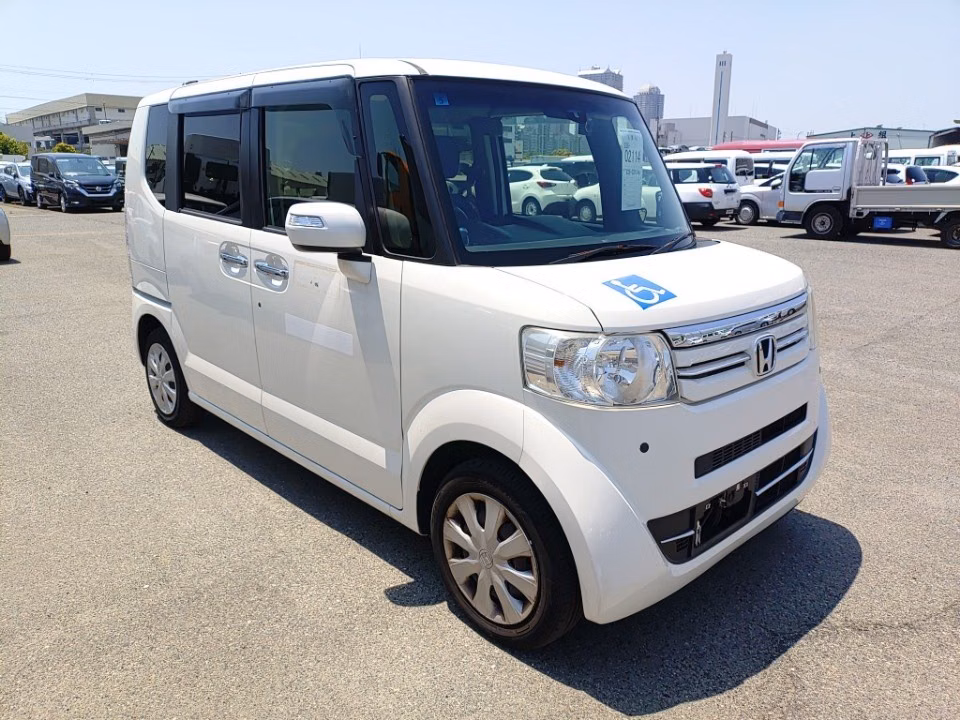 HONDA N-BOX+