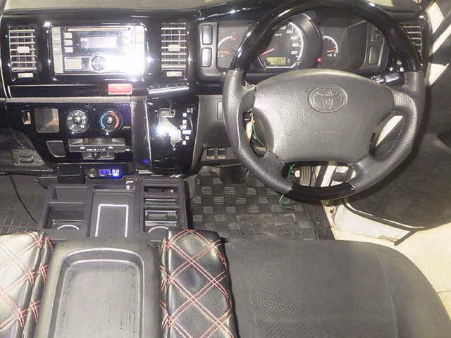 TOYOTA REGIUS ACE