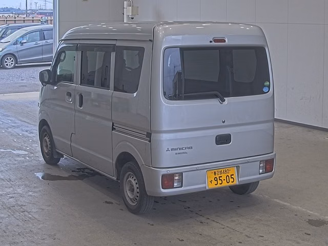 MITSUBISHI MINICAB