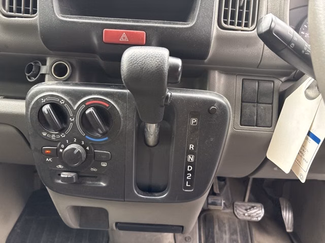 MITSUBISHI MINICAB