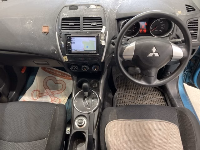 MITSUBISHI RVR