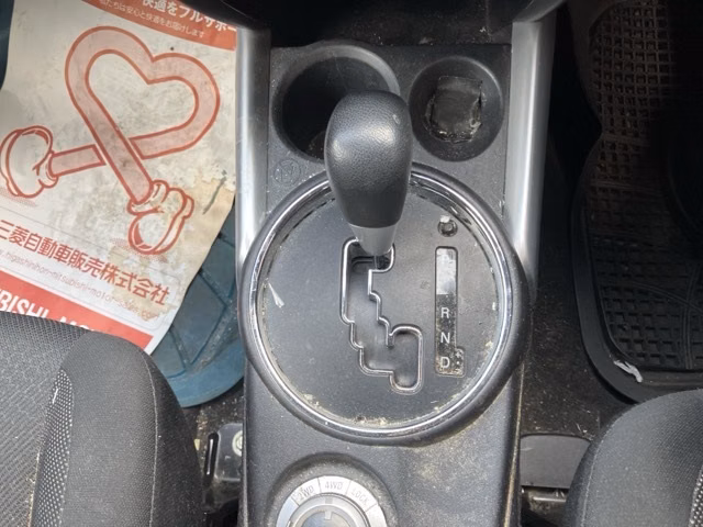 MITSUBISHI RVR