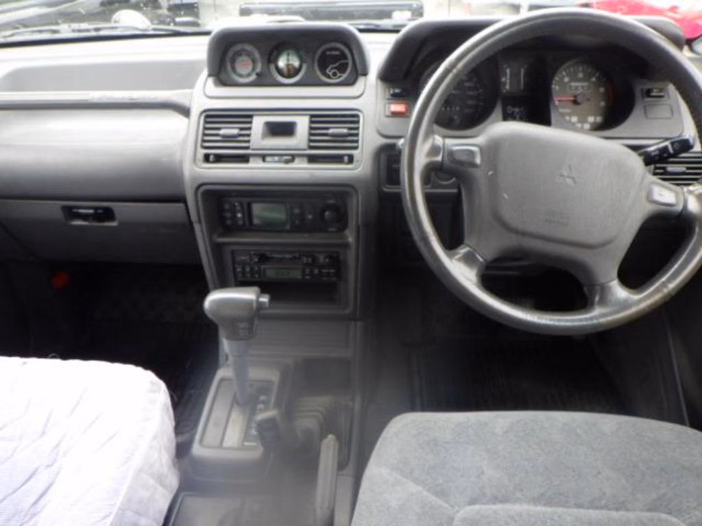 MITSUBISHI PAJERO