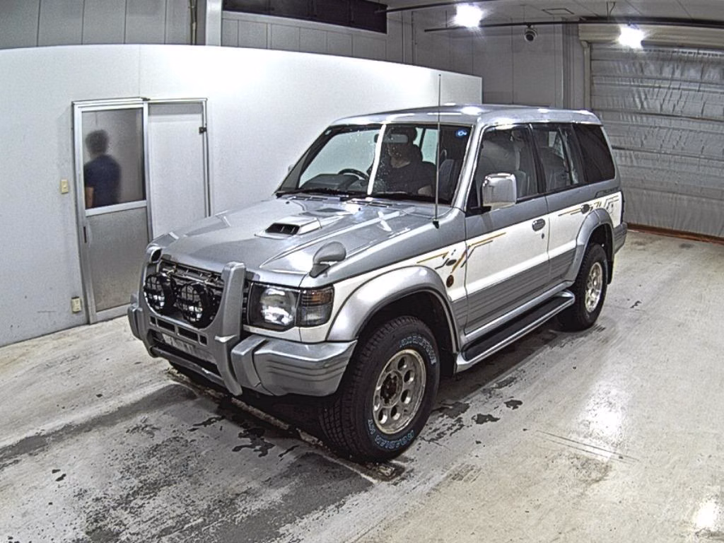 MITSUBISHI PAJERO