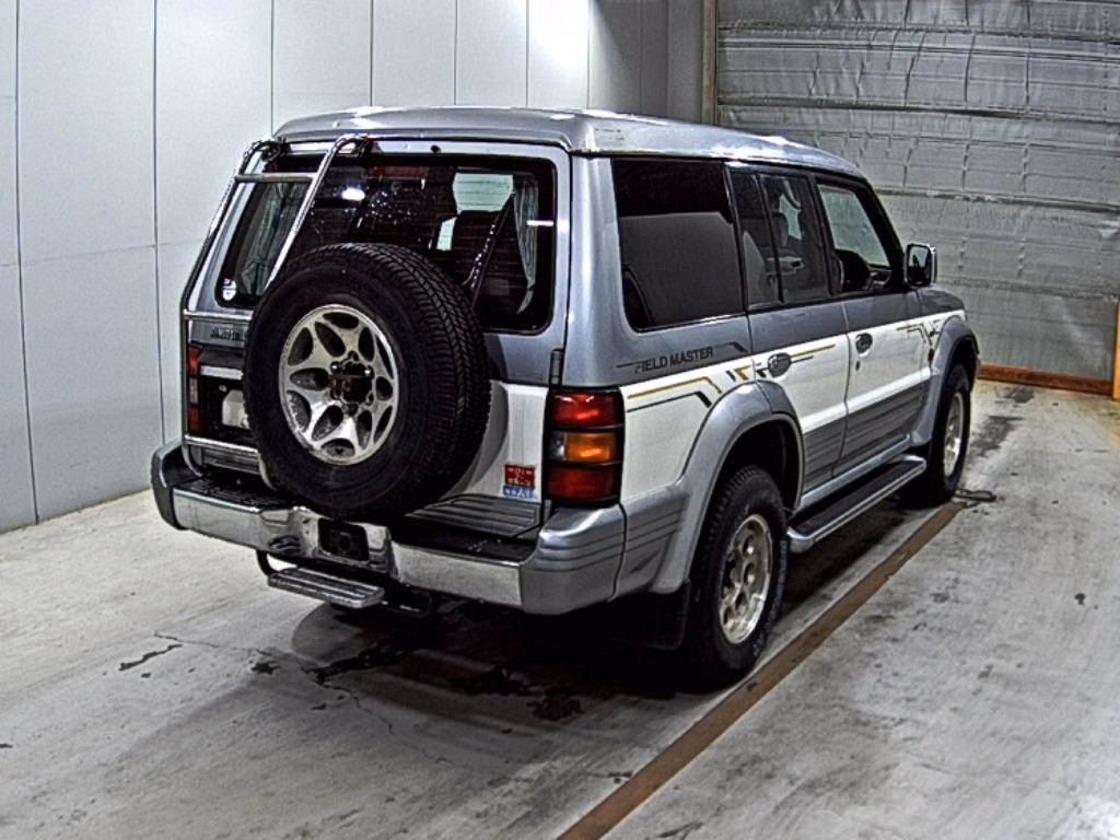 MITSUBISHI PAJERO