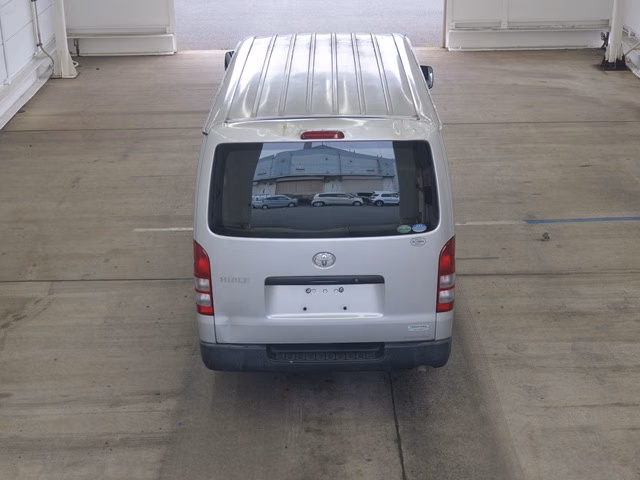 TOYOTA REGIUS ACE