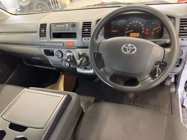 TOYOTA REGIUS ACE