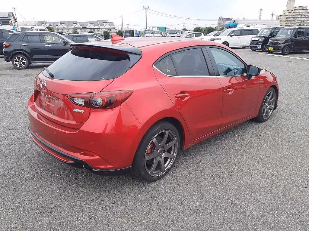 MAZDA AXELA
