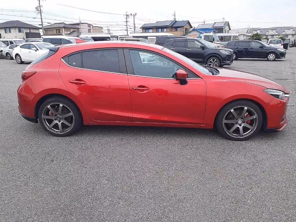 MAZDA AXELA
