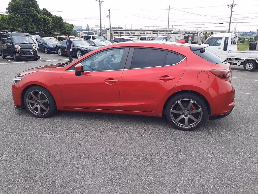 MAZDA AXELA