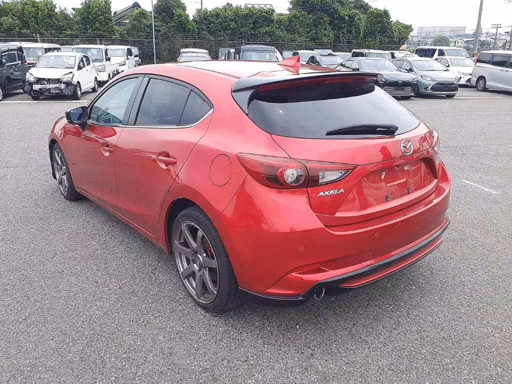 MAZDA AXELA