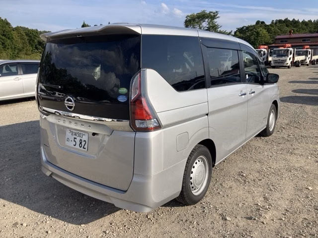 NISSAN SERENA