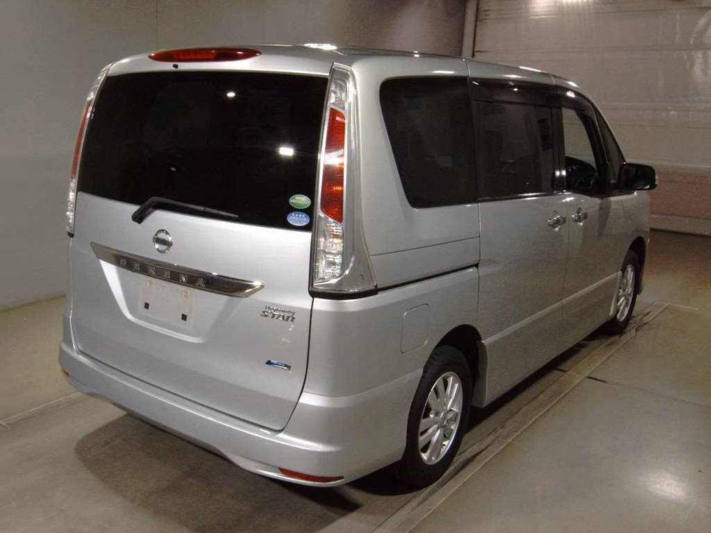 NISSAN SERENA