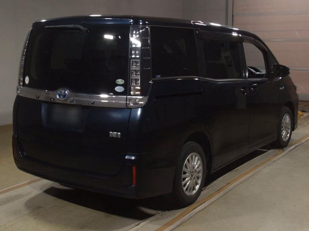 TOYOTA VOXY