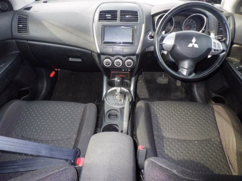 MITSUBISHI RVR