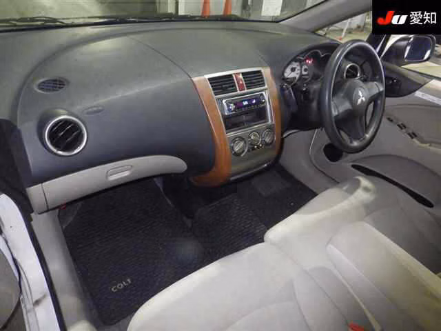 MITSUBISHI COLT