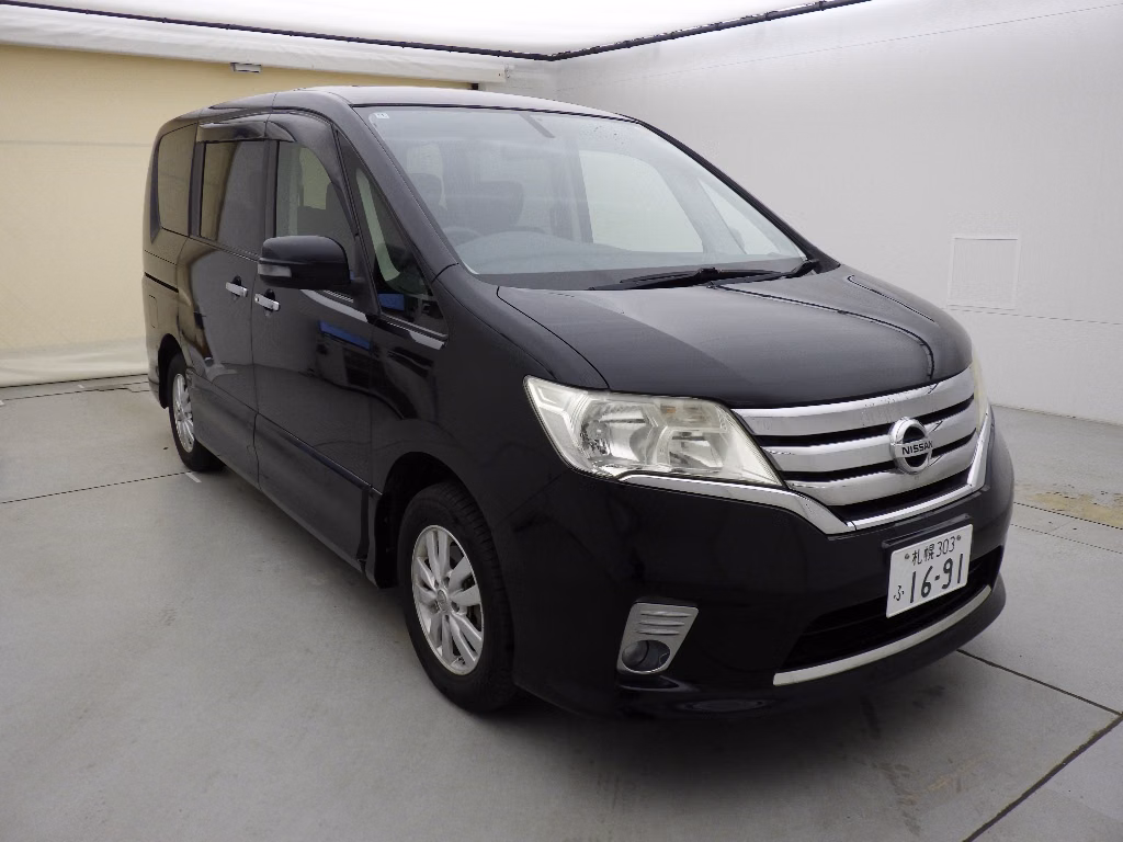 NISSAN SERENA
