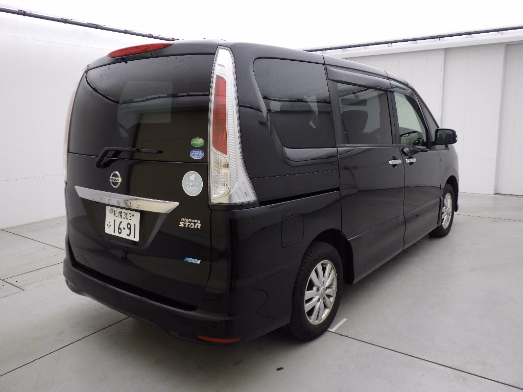 NISSAN SERENA
