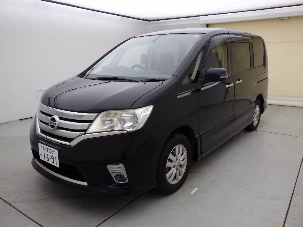 NISSAN SERENA
