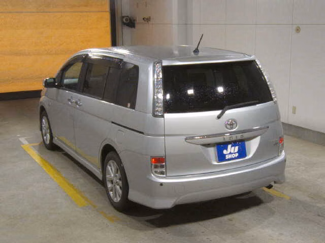 TOYOTA ISIS