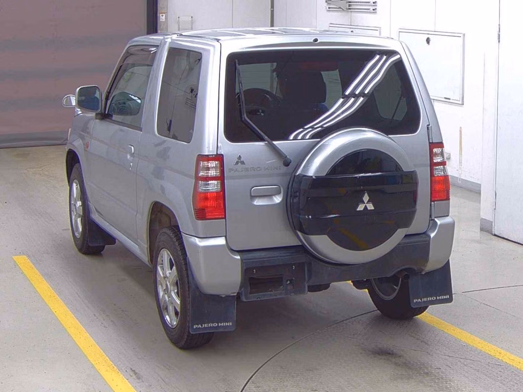 MITSUBISHI PAJERO MINI