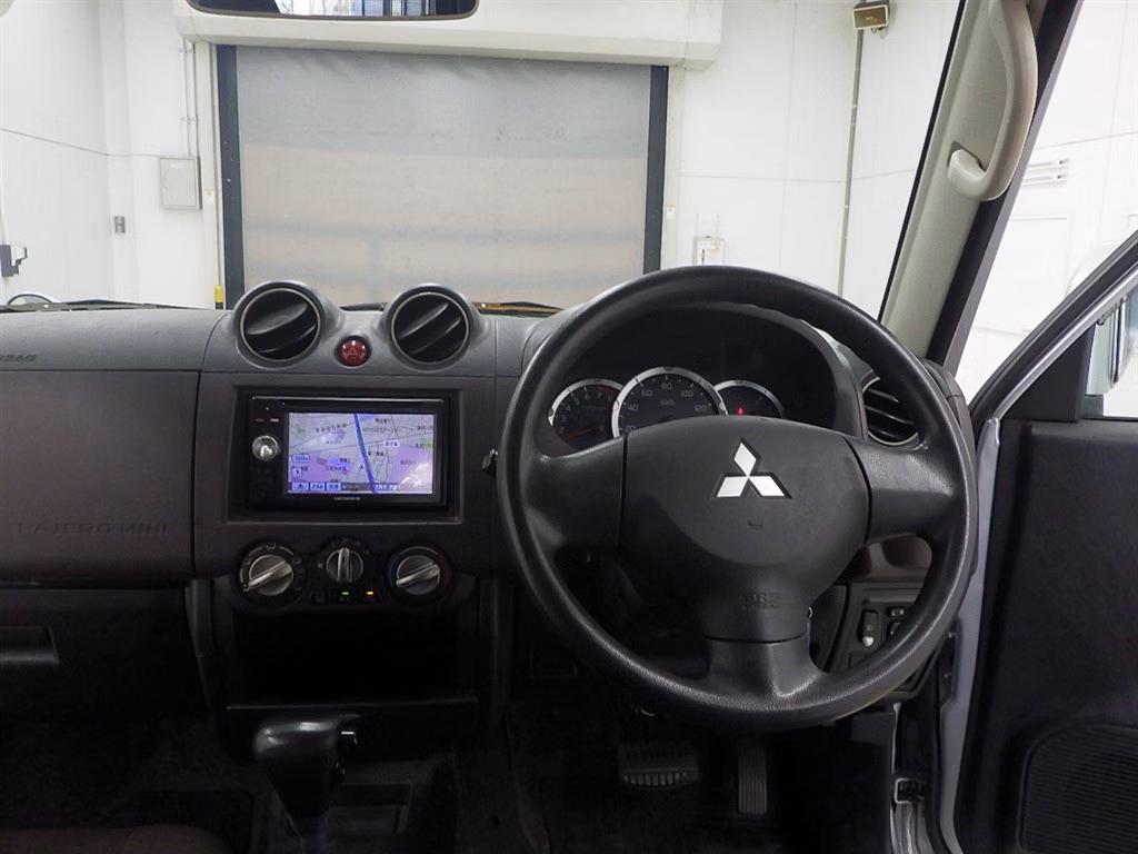 MITSUBISHI PAJERO MINI