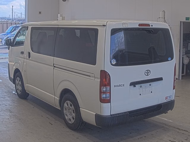 TOYOTA REGIUS ACE