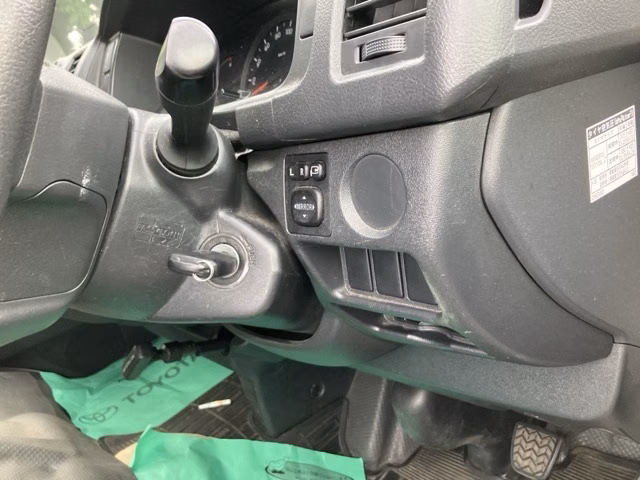 TOYOTA REGIUS ACE