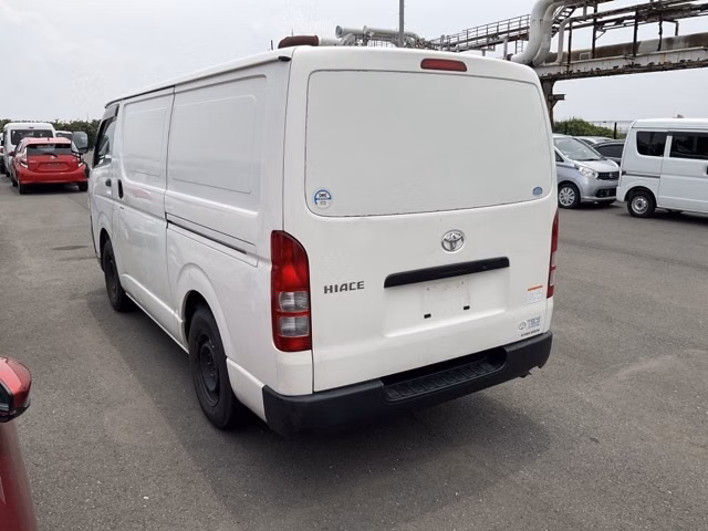 TOYOTA REGIUS ACE
