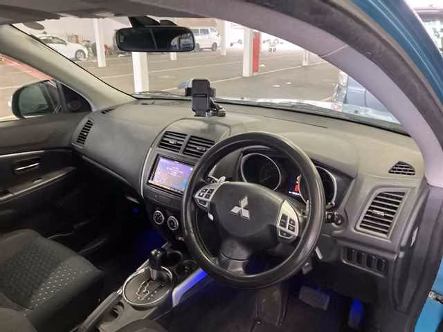 MITSUBISHI RVR