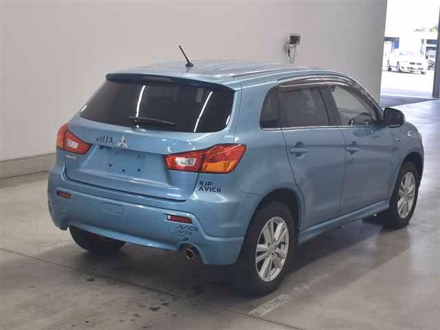 MITSUBISHI RVR